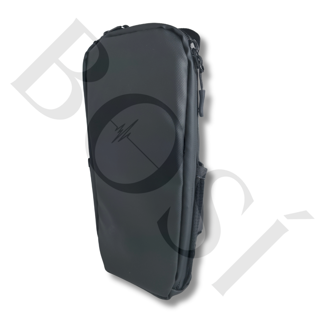 Back of BOSì gym bag with built-in magnets to attach securely to gym equipment.